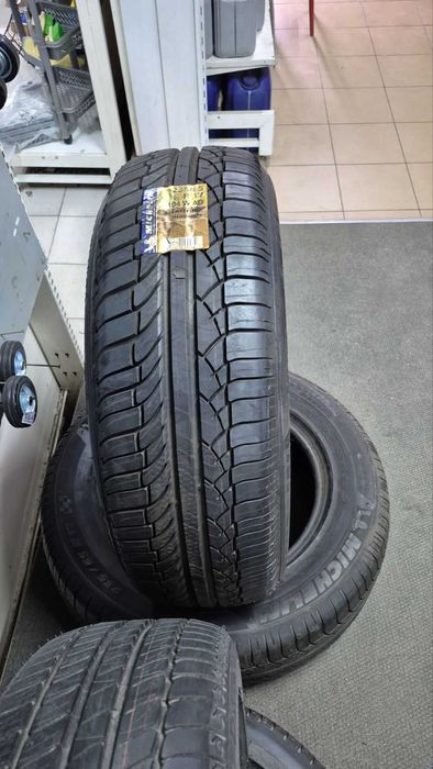 шини автомобільні 215/45 R17 та 235/65 R17