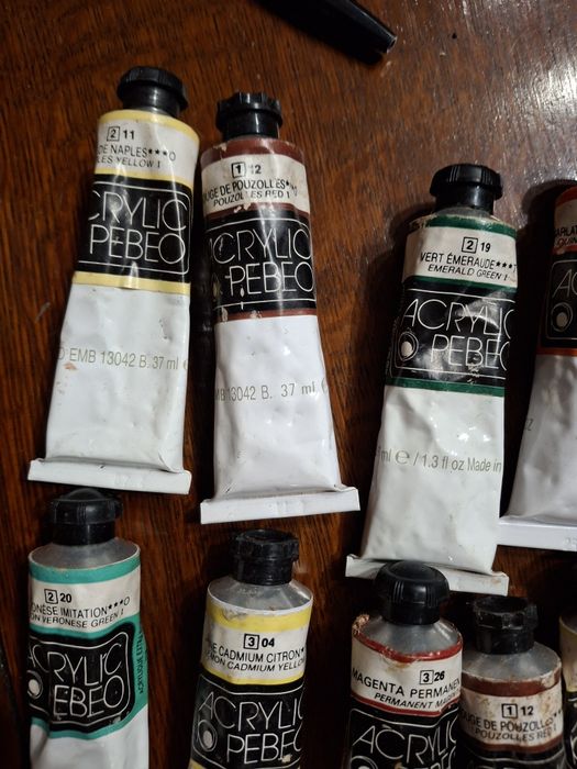 44 Belas artes bisnagas tinta acrilica 44