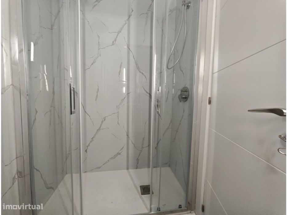 Oportunidade em Benfica! Apartamento T2 Remodelado pronto a habitar...