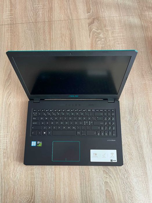 Laptop Asus R570ud
