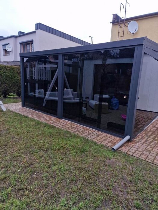 Mycie paneli fotowoltaicznych i powierzchni szklanych