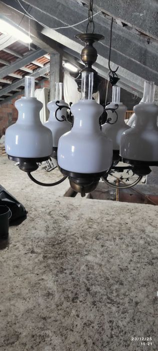 Candeeiro em latão com 5 abajours