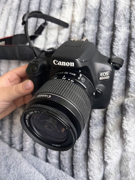 Canon EOS 4000D