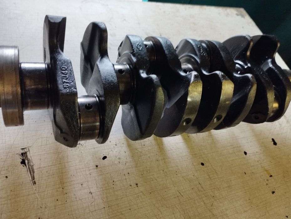 Колінвал Нісан Сані