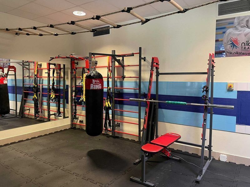 Mata do domowej siłowni SPORTFLEX. Płyty 100x100x1 cm pod sprzęt