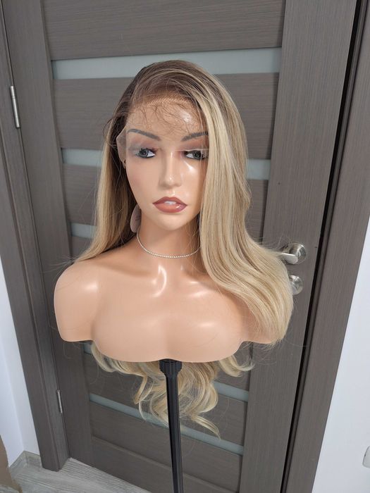 Peruca longa cacheada loira Shatush com renda