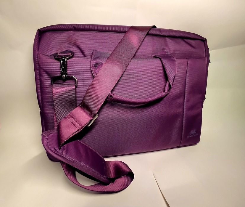 Mala Rivacase Alemã Novíssima - Transporte seu Laptop de 13,3"