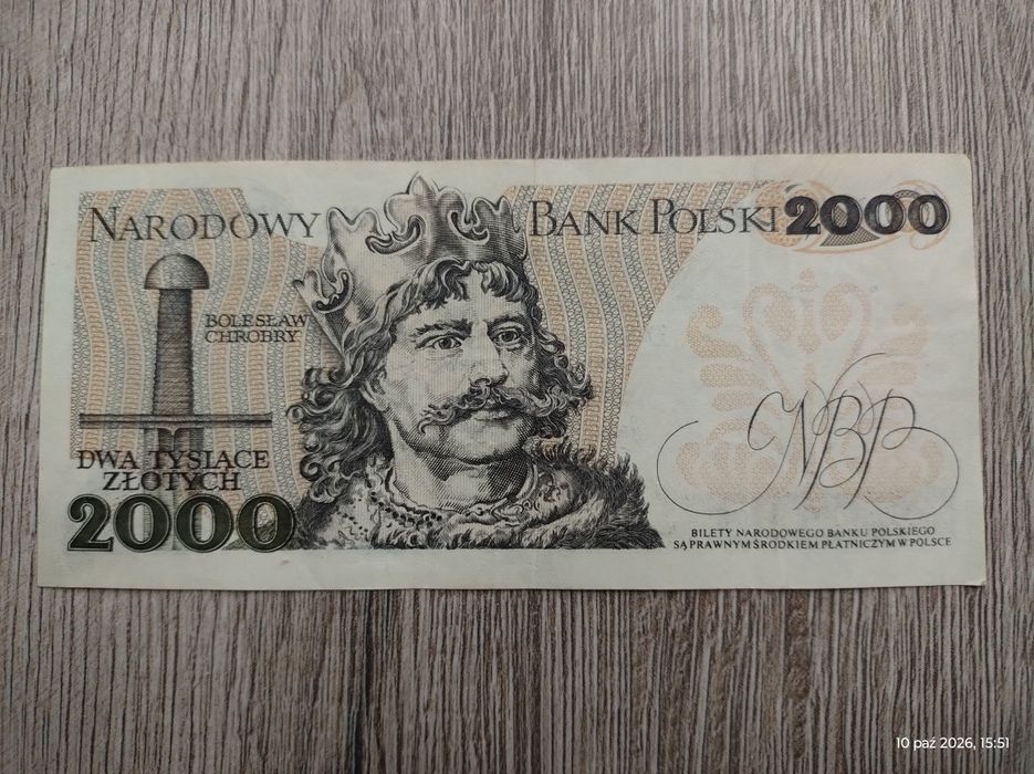 Banknot 2000 zł z czasów PRL-u, z 1979 roku