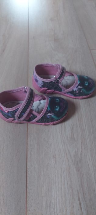 Kapcie RenBut, rozmiar 23