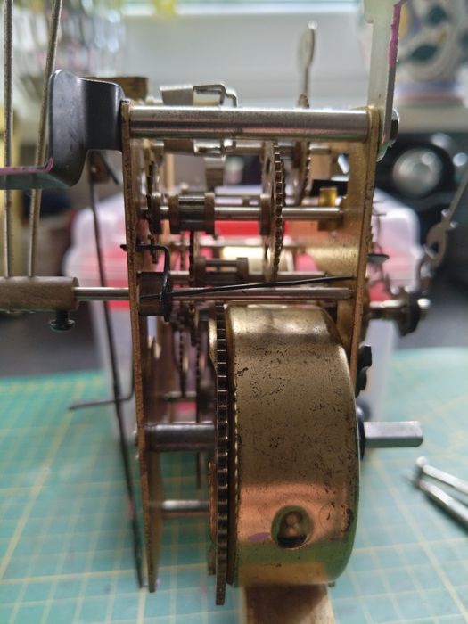 Mechanizm do zegara wiszacego