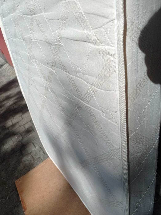 продам дешево односпальний матрац