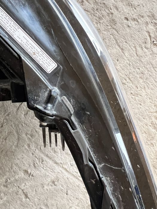 Фара Toyota Venza limited 2021