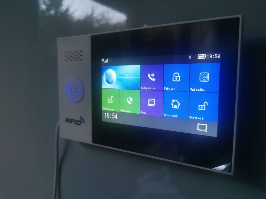 Zestaw alarm Tuya 9 kontaktronów sim WiFi dwie syreny