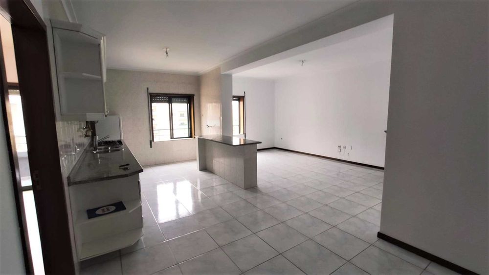 Apartamento T1  Zona da MAKRO