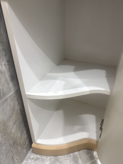 Armario de canto com muita arrumacao