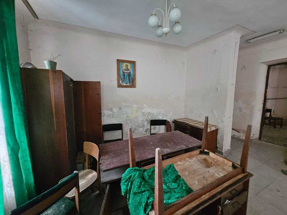 Продаж підвального комерційного приміщення на вул. Руська