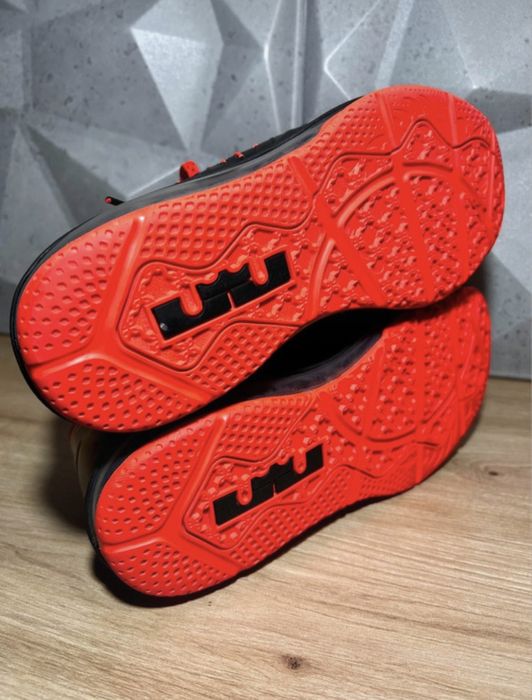 Sneakersy Nike Air Max Lebron X 40