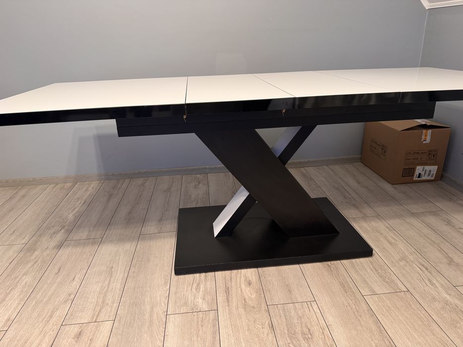 Stol bialy rozkladany