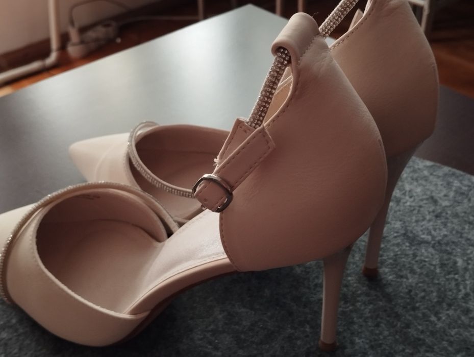 Czółenka damskie na szpilce