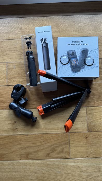 Insta 360 x5, karta, dodatki