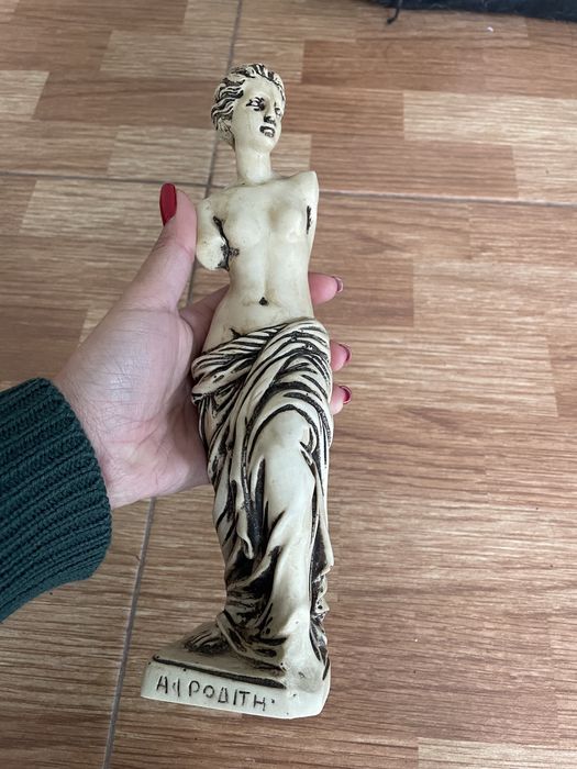 Estatueta figura Deusa