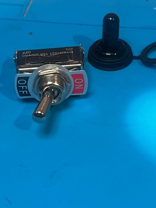 2 botoes on / off 15a 250v ac novos