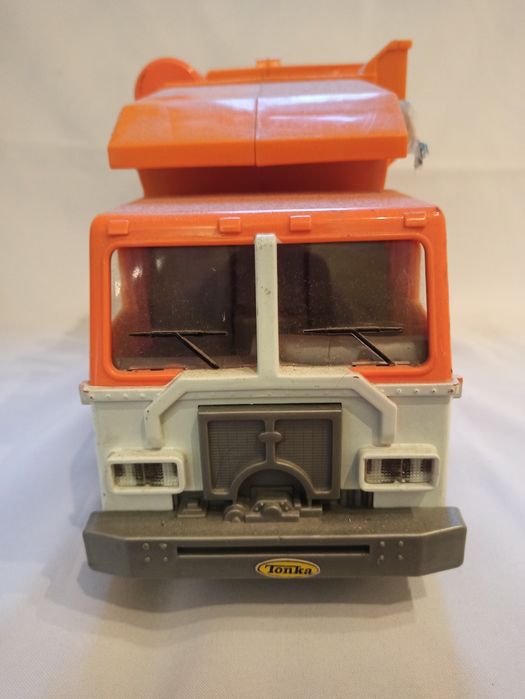 Грузовая машина Tonka оранжевого цвета, в отличном состоянии
