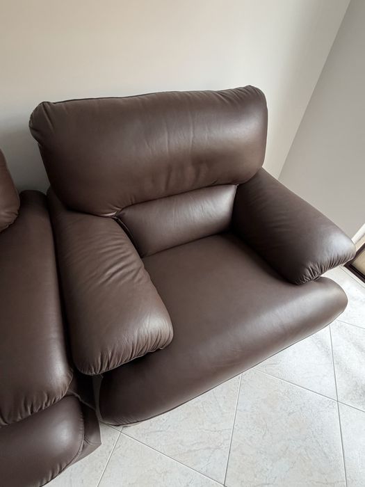 Conjunto Sofas em pele