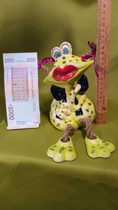 Статуетка керамічна жабка