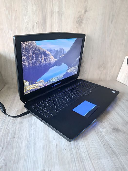 Игровой ноутбук Alienware 17.3" i7 16GB SSD 256GB + HDD 1TB GTX Nvidia FHD Подсветки
