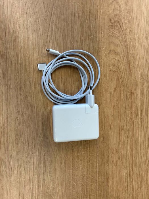 Sprzedam Apple MacBook Pro 16” (2021) z procesorem M1 Pro.