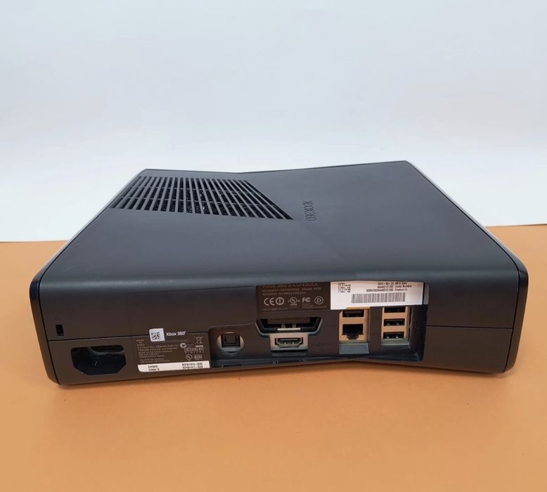 Xbox 360 hdmi em ótimo estado mais de 60 jogos instalado