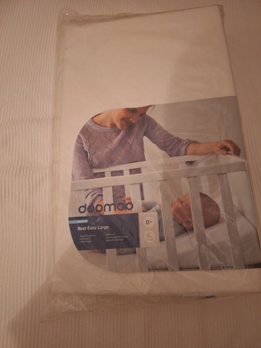 Colchão inclinado para bebé