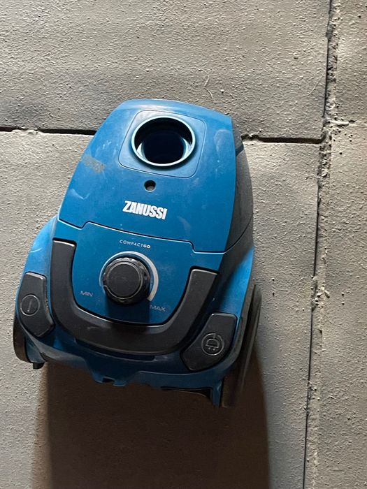 Пылесосы : Zanussi ZANCG22CB и Samsung VC-(SC4325)