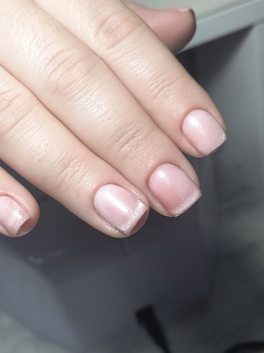 Манікюр, нарощення, покриття гель лаком