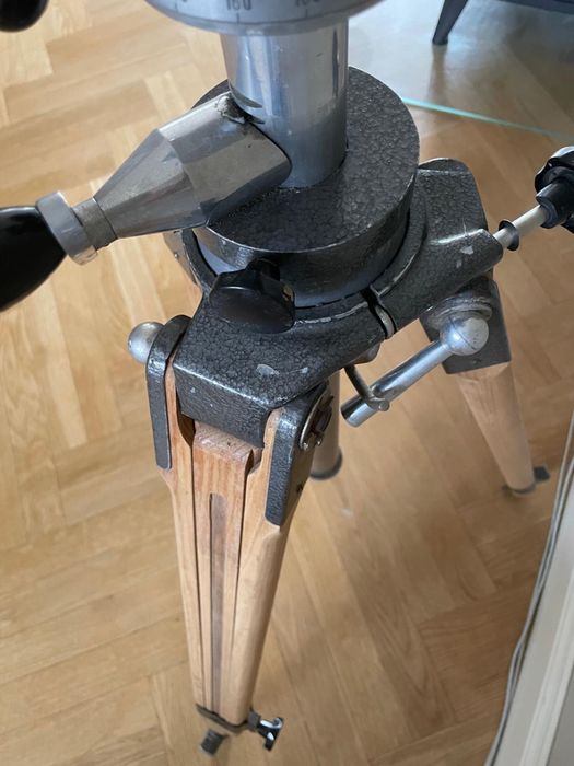 Stojak geodezyjny statyw podstawa lampa trónóg Loft