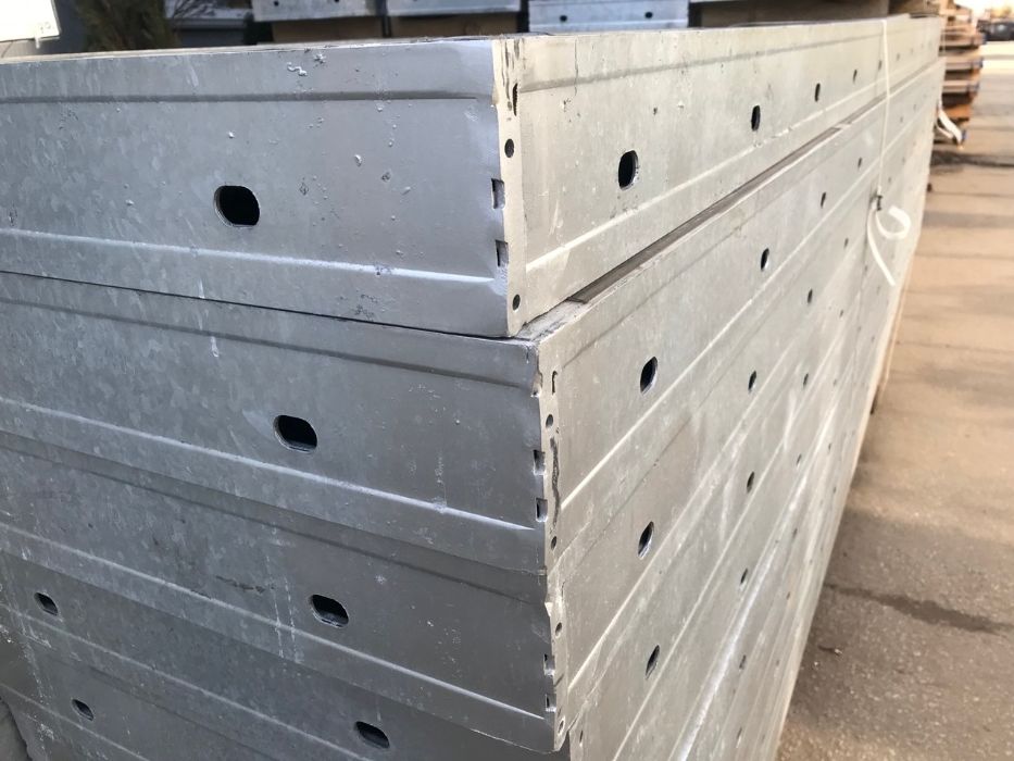 Szalunki ścienne, szalunek typ RASTO 100 mkw Altrad Midi Box MB