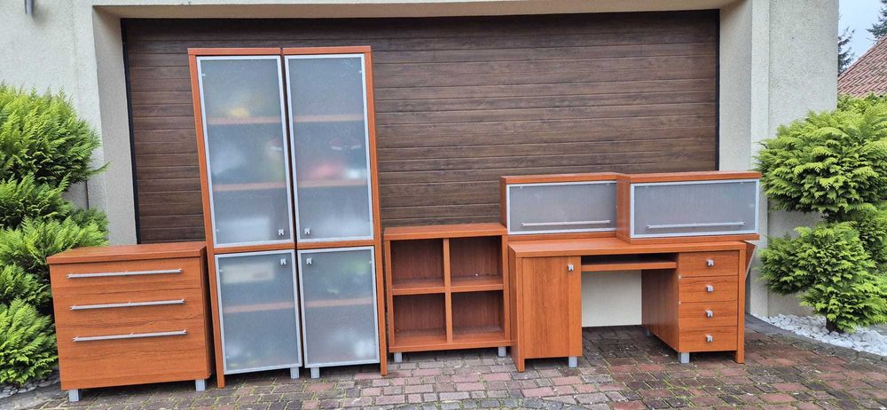 Zestaw mebli  biurowych