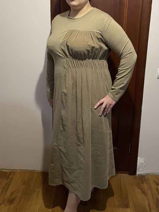 Плаття стильне комбіноване.