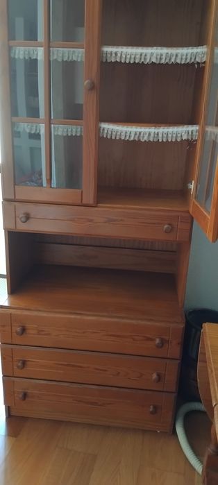 Estante de sala, mesa com abas e cadeiras em pinho!