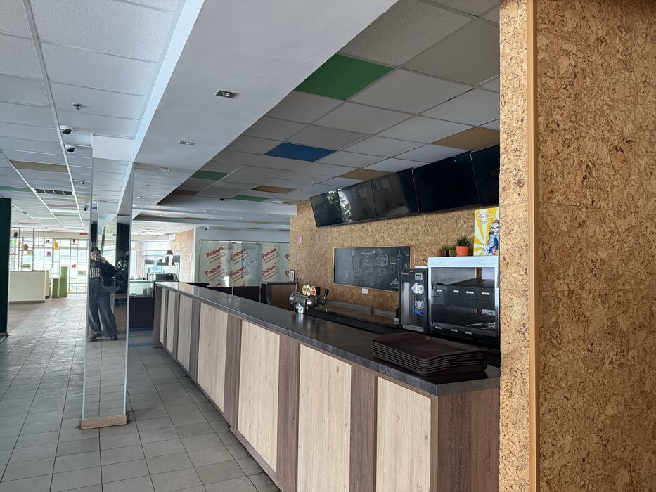 Оренда приміщень в центрі під фуд-корт / магазин / торгівлю  / офіс