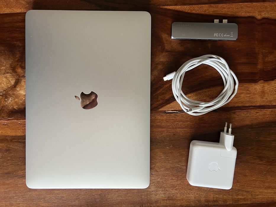 MacBook Pro 13” M1 2020 / 8 GB RAM / 512 GB SSD / QWERTY PL + hub Satechi
