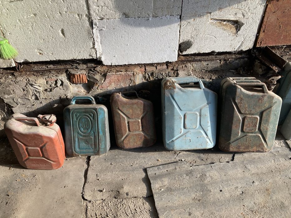 Канистры для бензина 10 и 20 литров