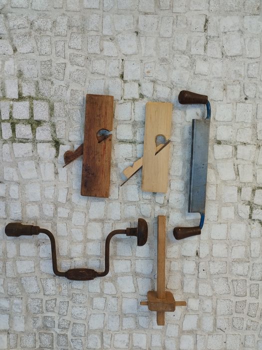Lote de plainas, garlopa e ferramentas antigas