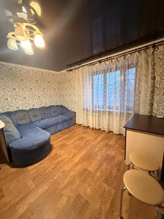 гостинка Залютино  метро Х.Г.