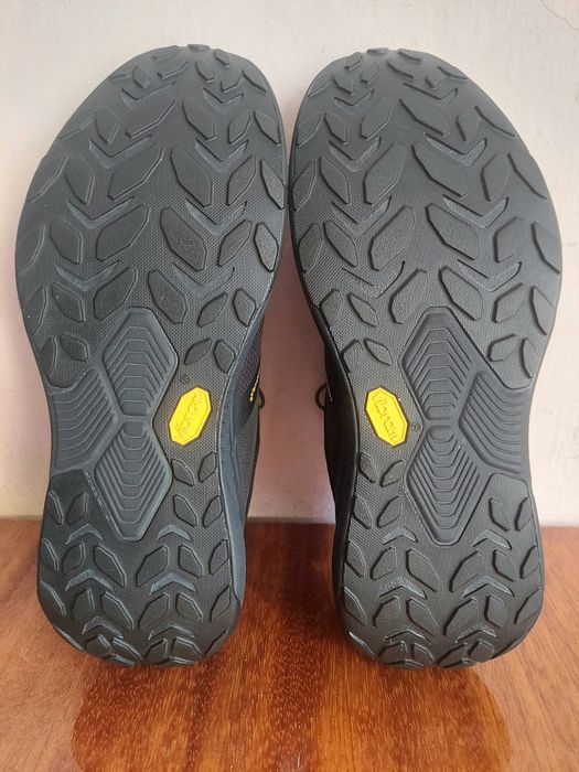 Кросівки фірми Hoka Transport Cordura оригінал 


Розмір по бірці:
Us