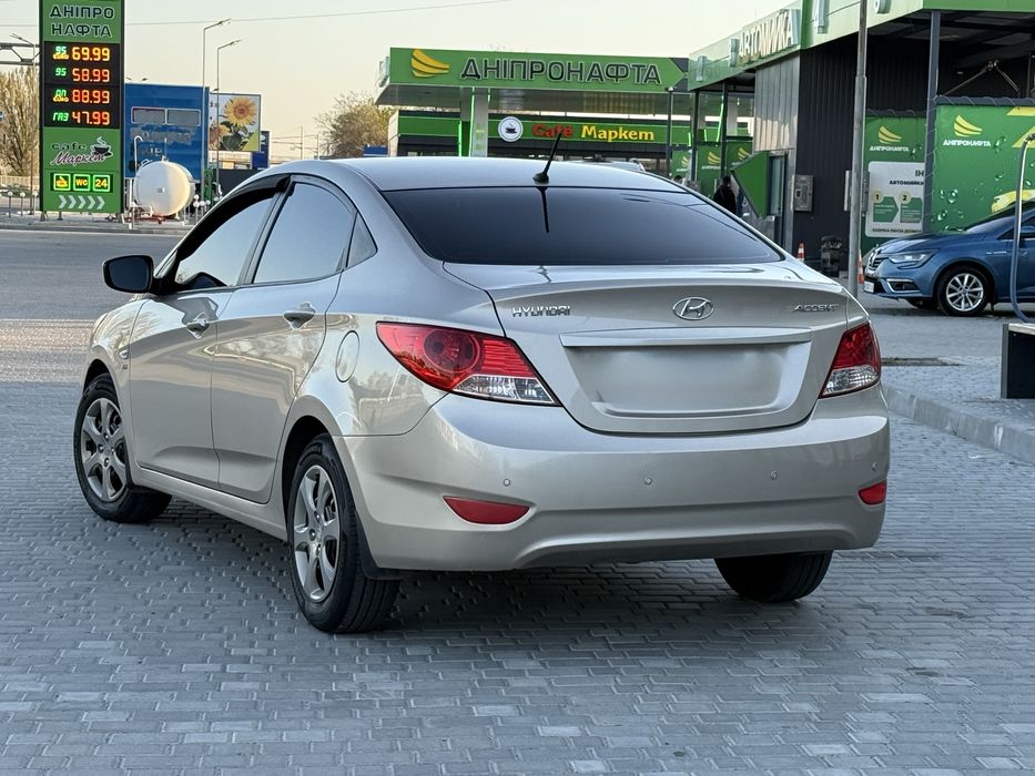 Hyundai Accent 2012