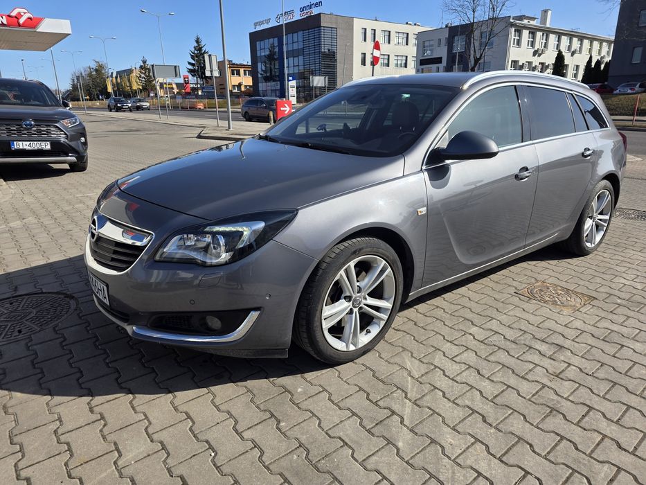 Opel Insignia kombi skóry Navi xenon Lift Polecam