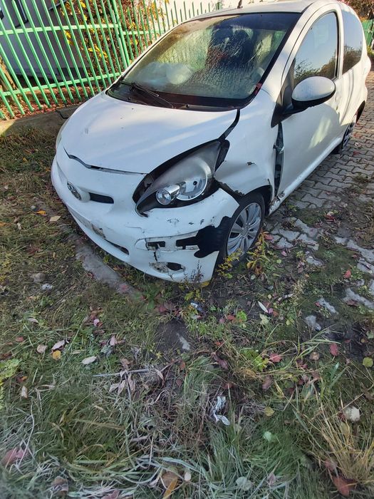 Toyota aygo uszkodzona