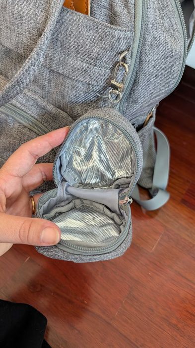 Mala para fraldas com bolsos térmicos para biberões e estojo para chupetas